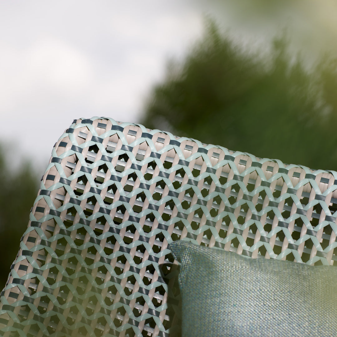 DEDON MBRACE Armlehnenstuhl ohne Sitzkissen