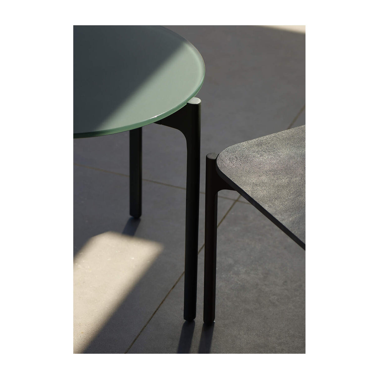 DEDON IZON Kaffeetisch 130 cm x 50 cm / 37 cm