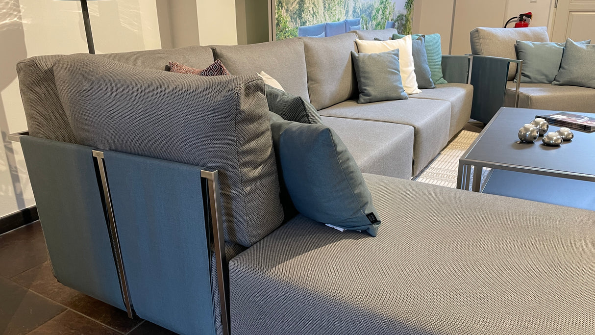 Fischer Suite Lounge mit Sessel und Kaffeetisch