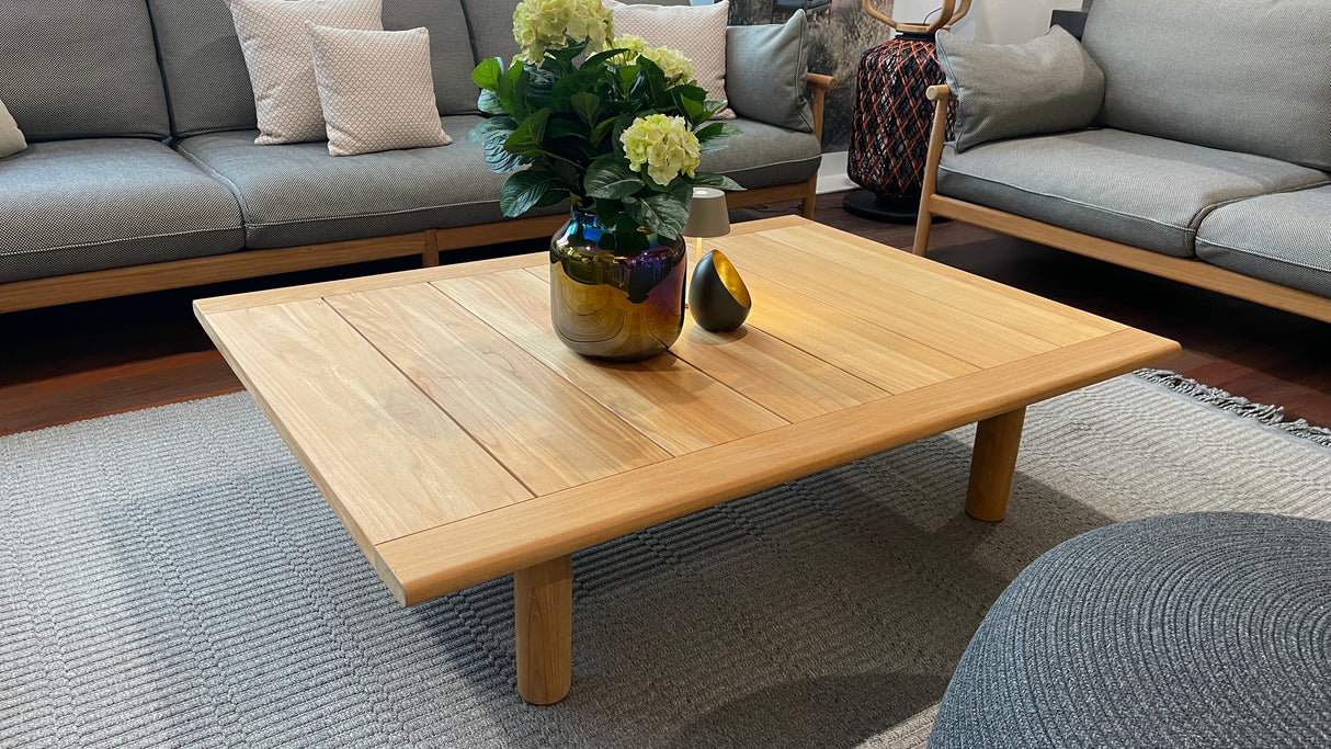 DEDON TIBBO Lounge - TIBBO 2er Sofa, 3er Sofa, Sessel und Kaffeetisch