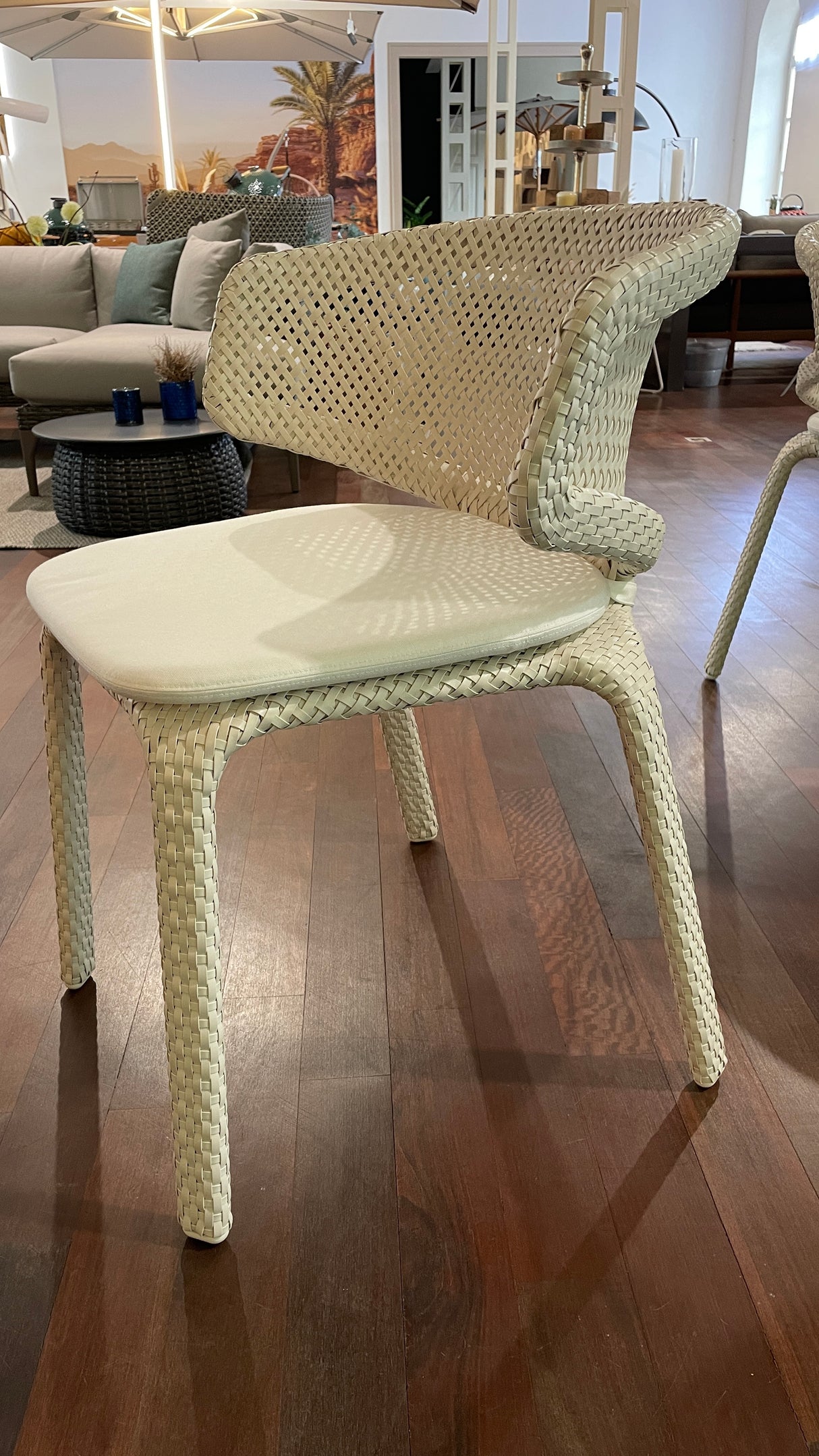 DEDON Tischgruppe - SATELLITE Tisch mit 3 Seashell Stühlen