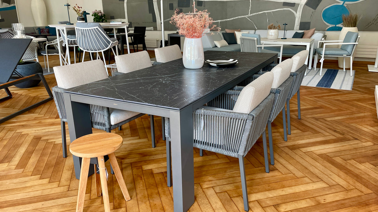 Solpuri Tischgruppe - Elements Dining Tisch mit 6 Club Dining Sessel