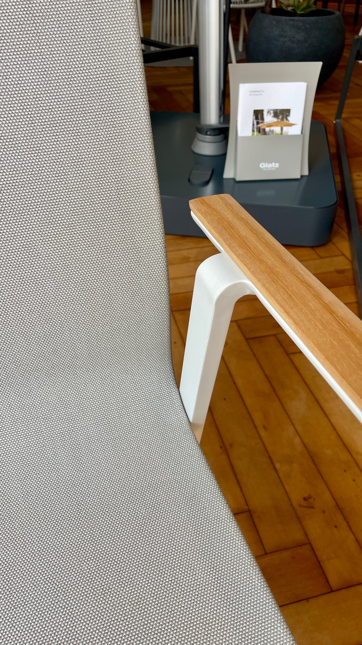 Solpuri Tischgruppe - Classic Alu Dining Tisch mit 4 Soul Stühlen