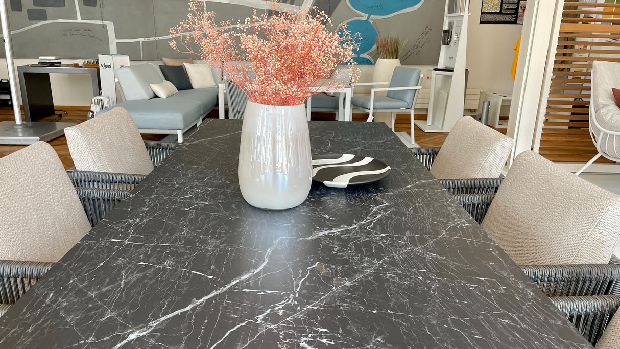 Solpuri Tischgruppe - Elements Dining Tisch mit 6 Club Dining Sessel