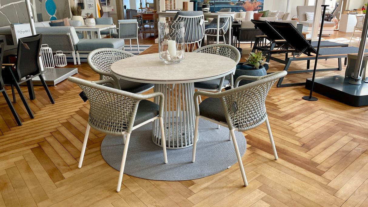 Solpuri Tischgruppe - Grid Dining Tisch mit 4 Jooy Stühlen