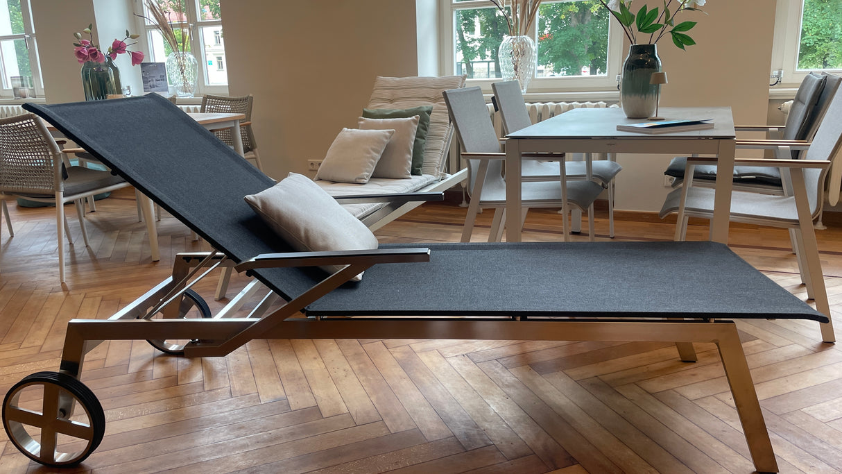 Solpuri Sonnenliege - Studio mit Armlehne