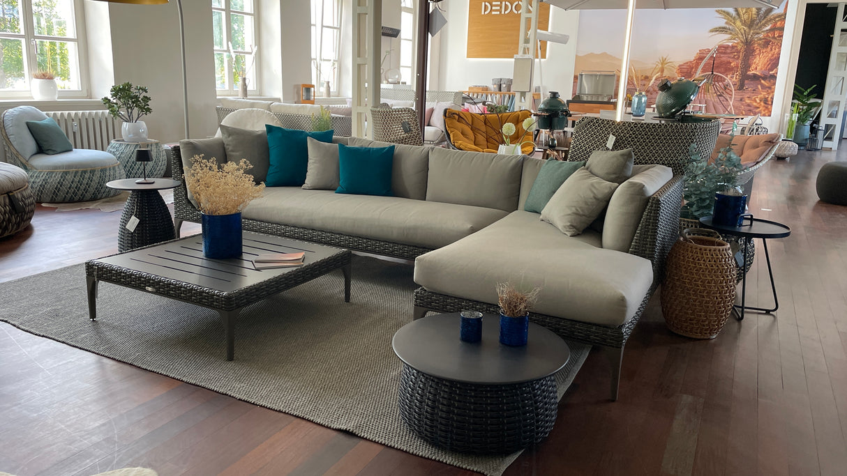 DEDON MU - Lounge mit passenden Kaffeetisch