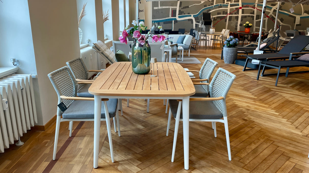 Solpuri Tischgruppe - Charil Dining Tisch mit 4 Vera Stühlen