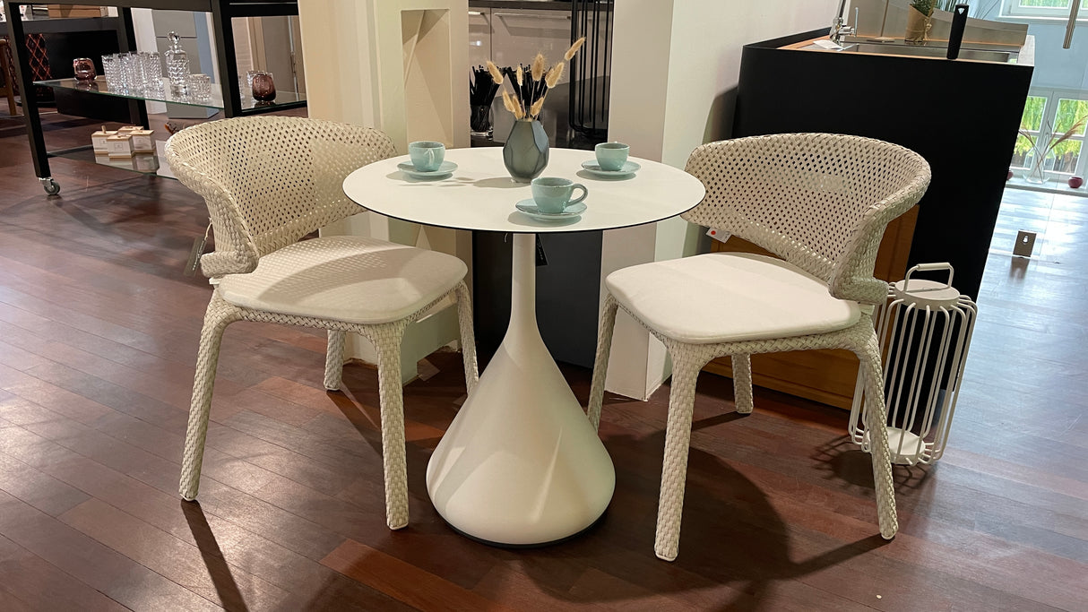 DEDON Tischgruppe - SATELLITE Tisch mit 3 Seashell Stühlen