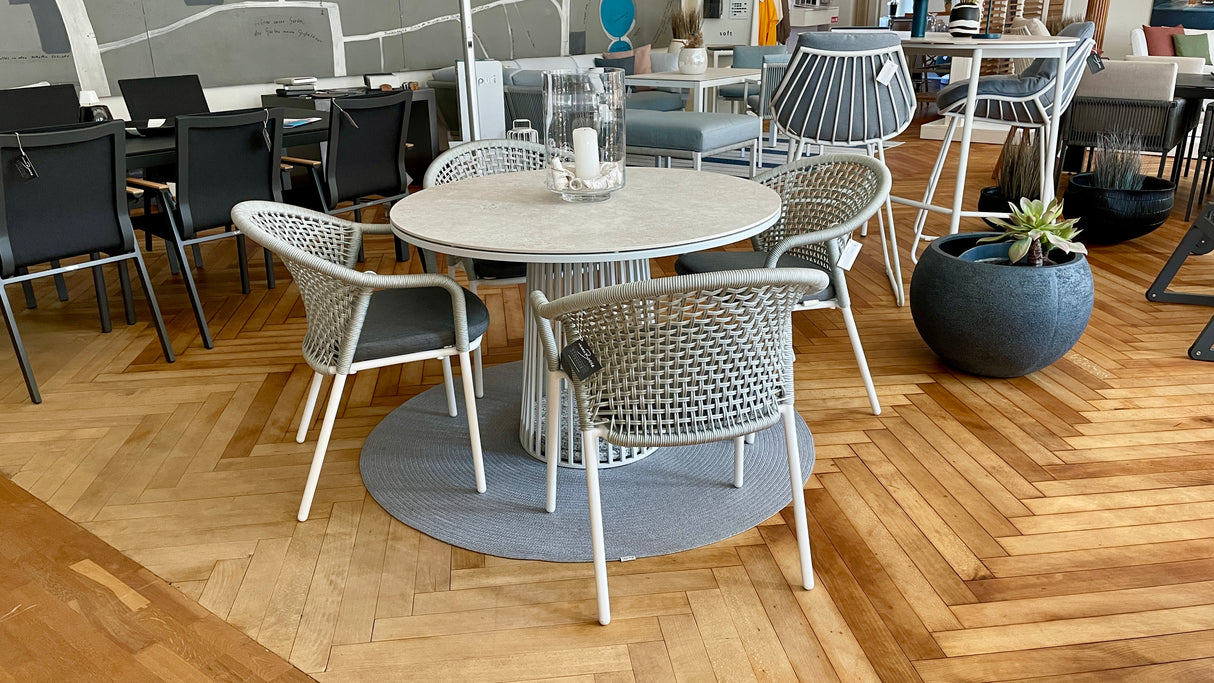 Solpuri Tischgruppe - Grid Dining Tisch mit 4 Jooy Stühlen