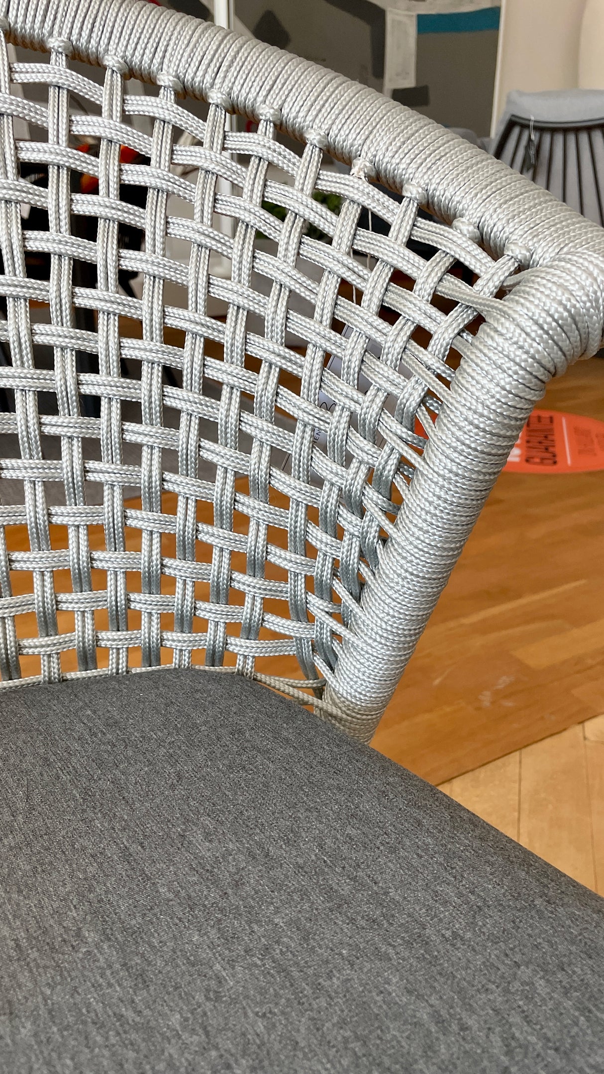 Solpuri Tischgruppe - Grid Dining Tisch mit 4 Jooy Stühlen