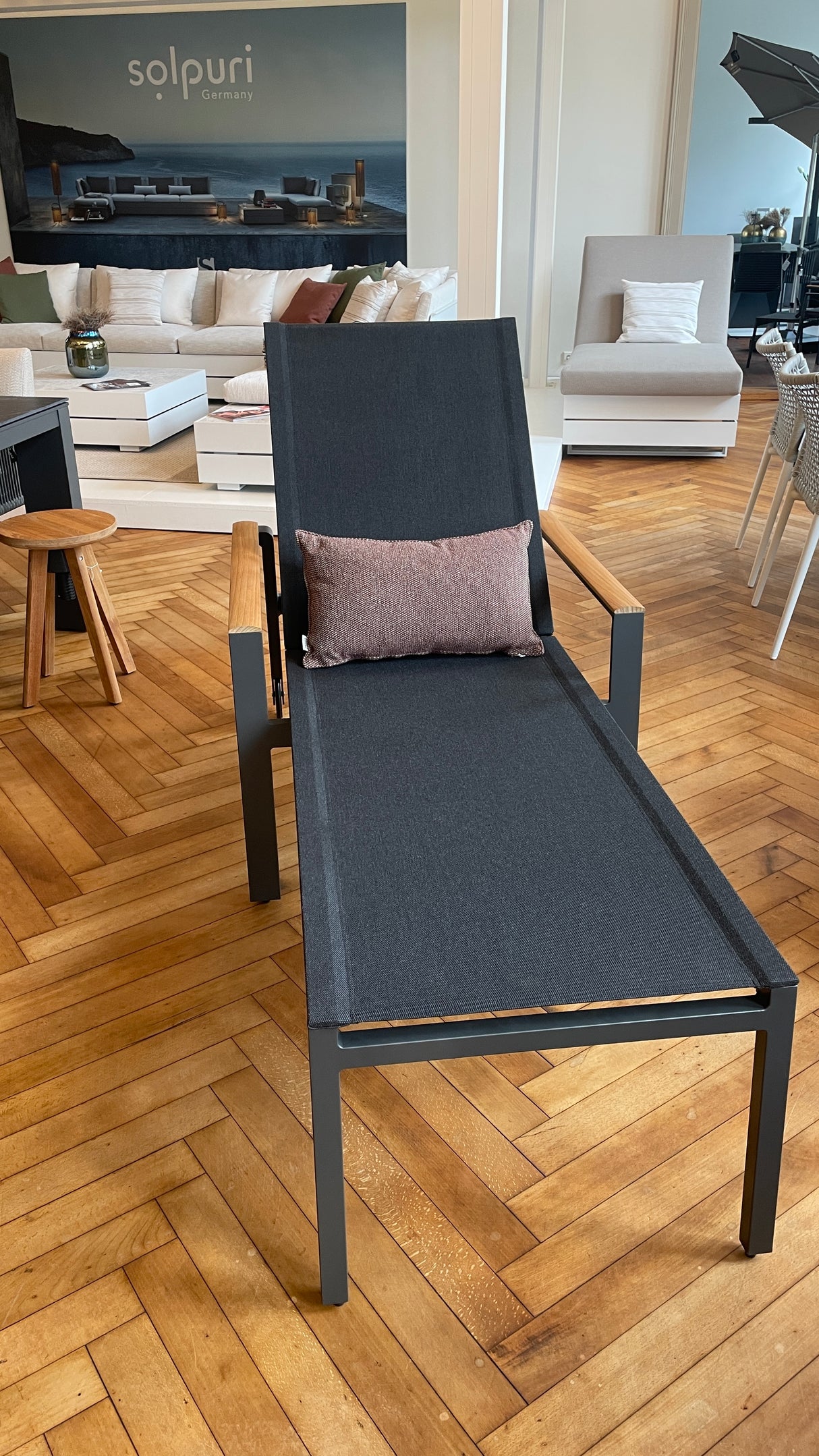 Solpuri Sonnenliege - Spa mit Teak - Armlehne