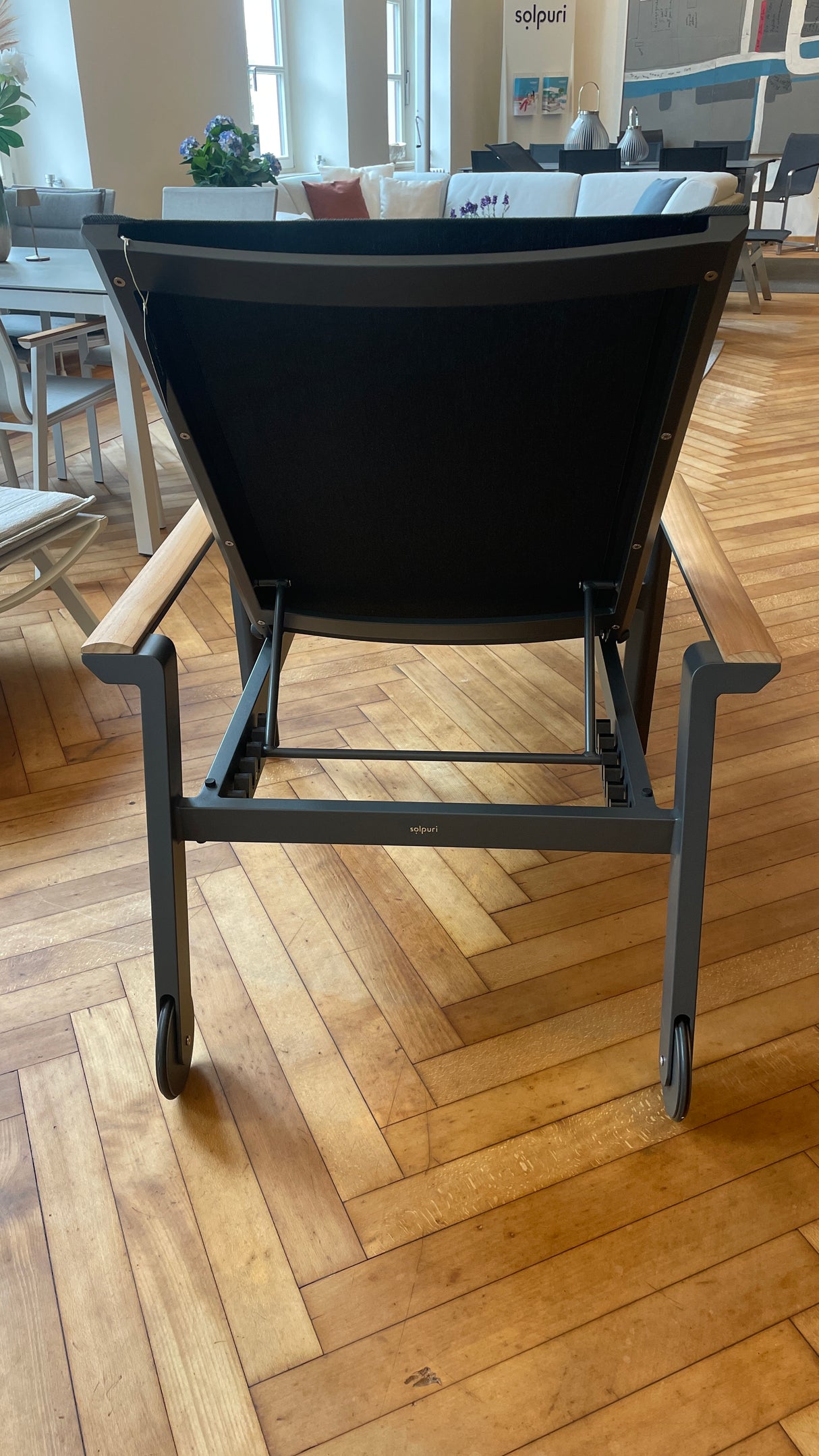 Solpuri Sonnenliege - Spa mit Teak - Armlehne