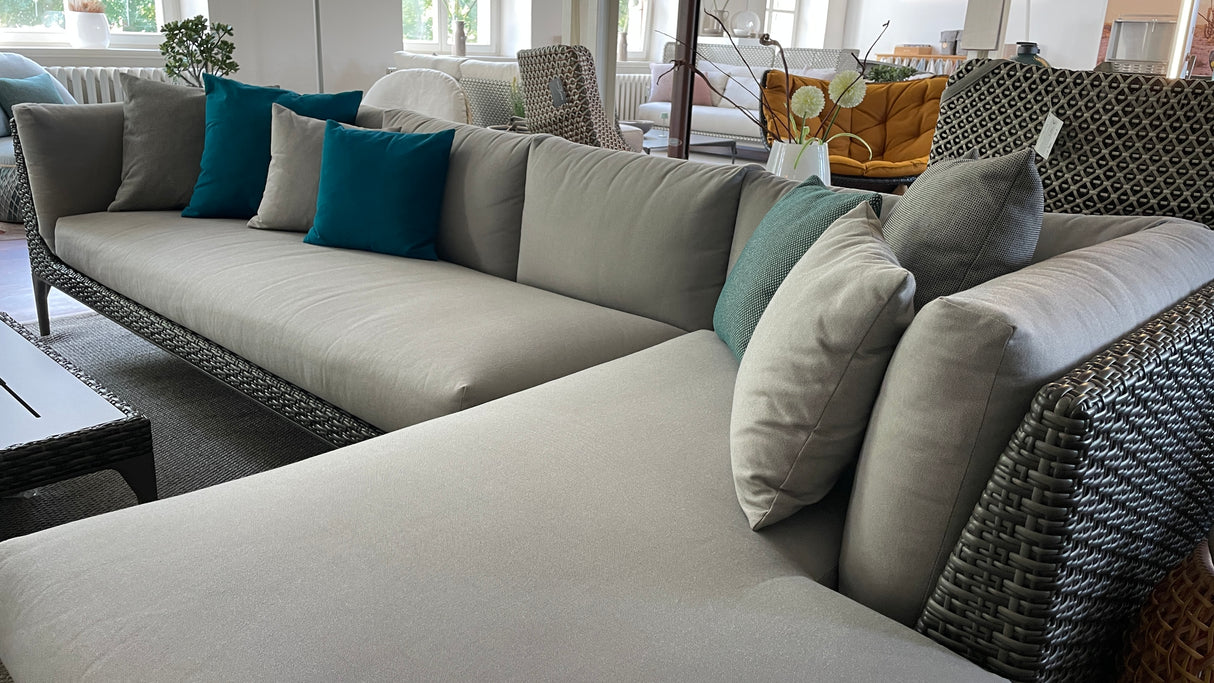 DEDON MU - Lounge mit passenden Kaffeetisch