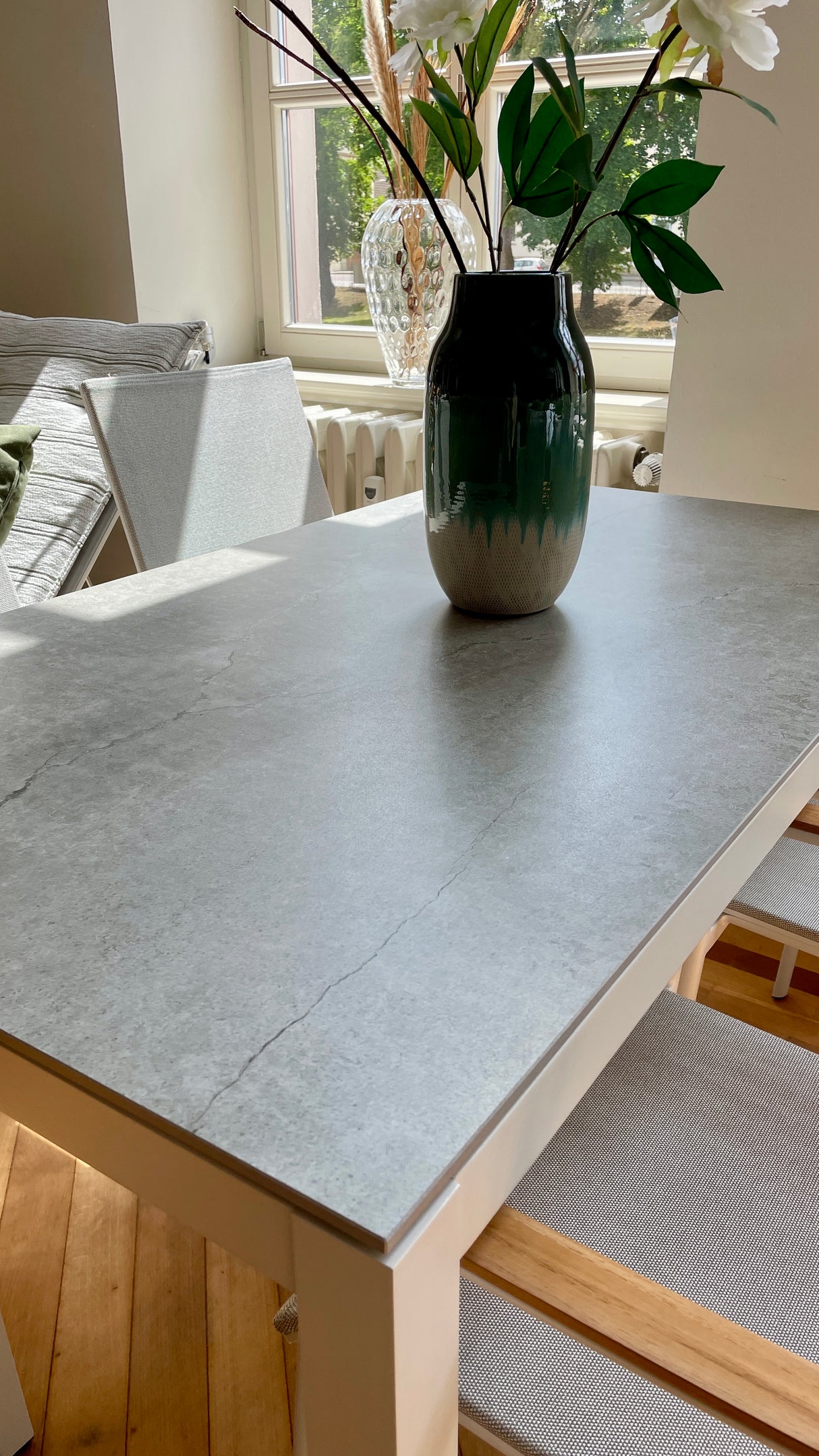 Solpuri Tischgruppe - Classic Alu Dining Tisch mit 4 Soul Stühlen