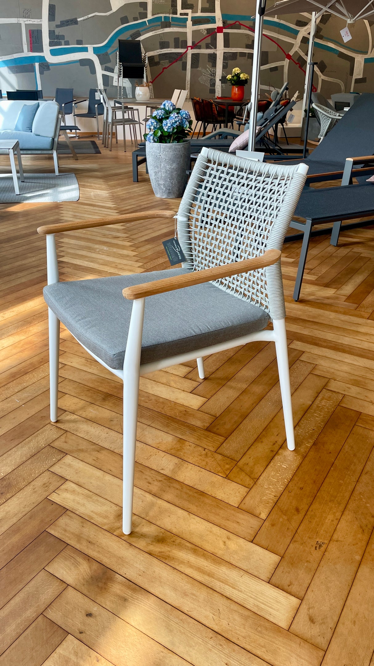 Solpuri Tischgruppe - Charil Dining Tisch mit 4 Vera Stühlen