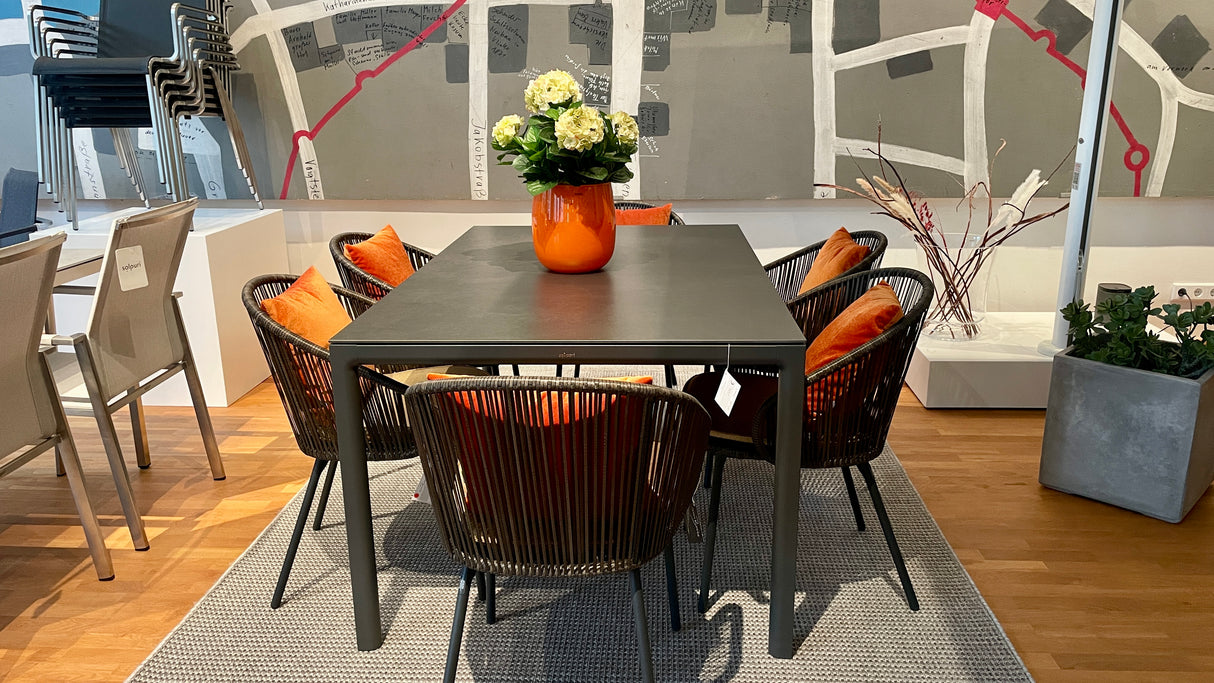 Solpuri Tischgruppe - Soft Dining Tisch mit 6 Fischer Basil Sessel