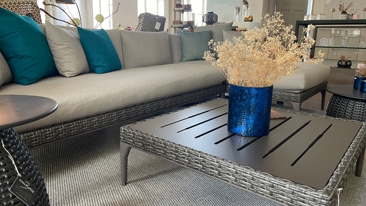 DEDON MU - Lounge mit passenden Kaffeetisch