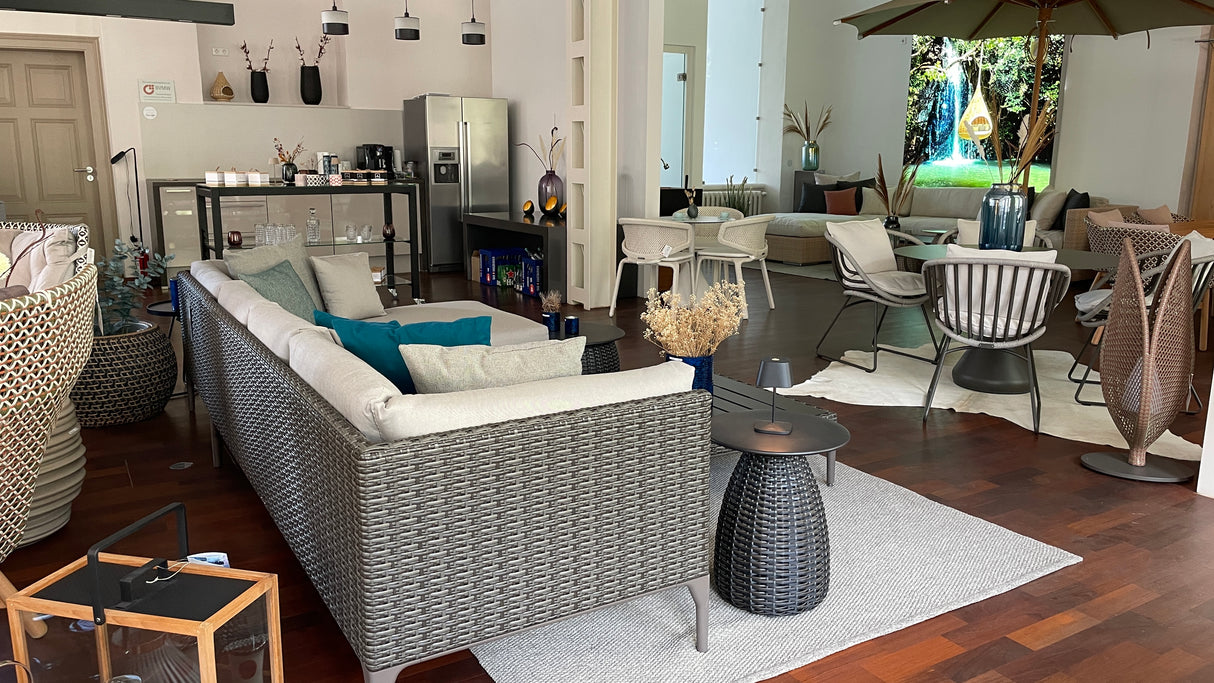 DEDON MU - Lounge mit passenden Kaffeetisch