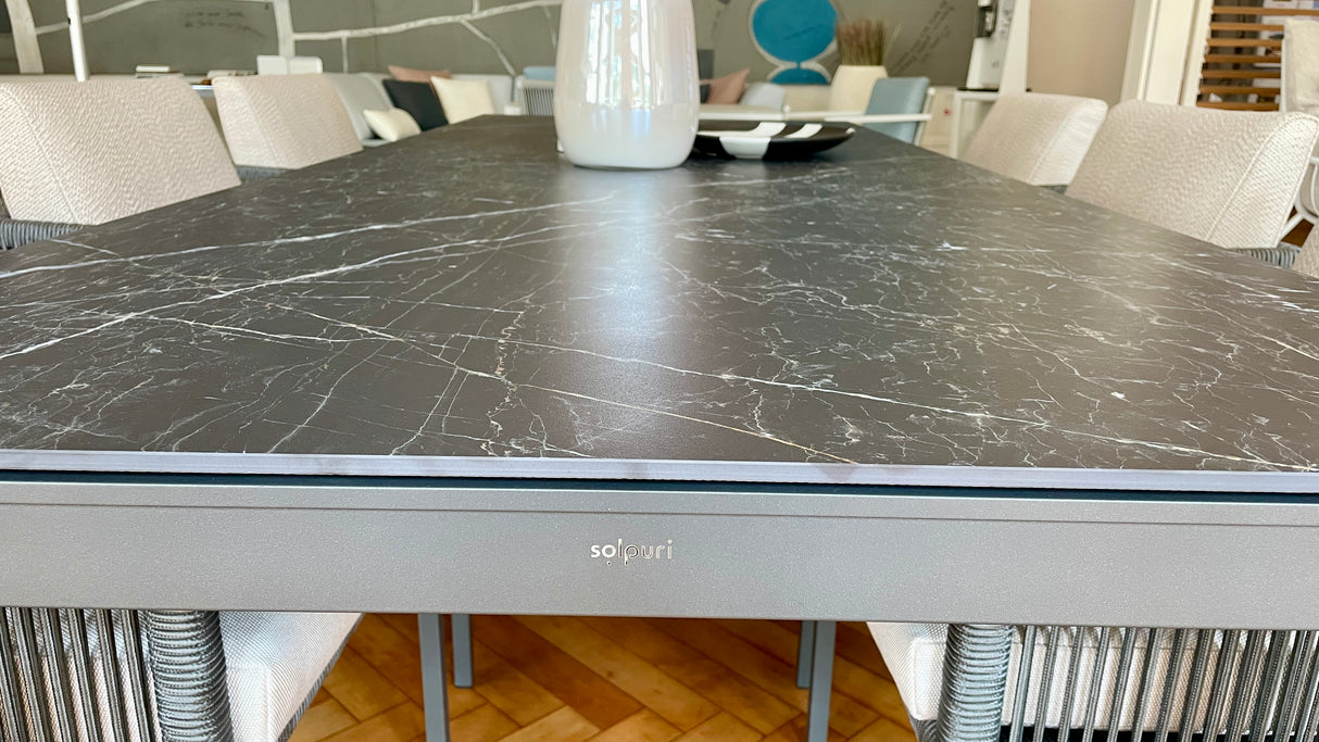 Solpuri Tischgruppe - Elements Dining Tisch mit 6 Club Dining Sessel