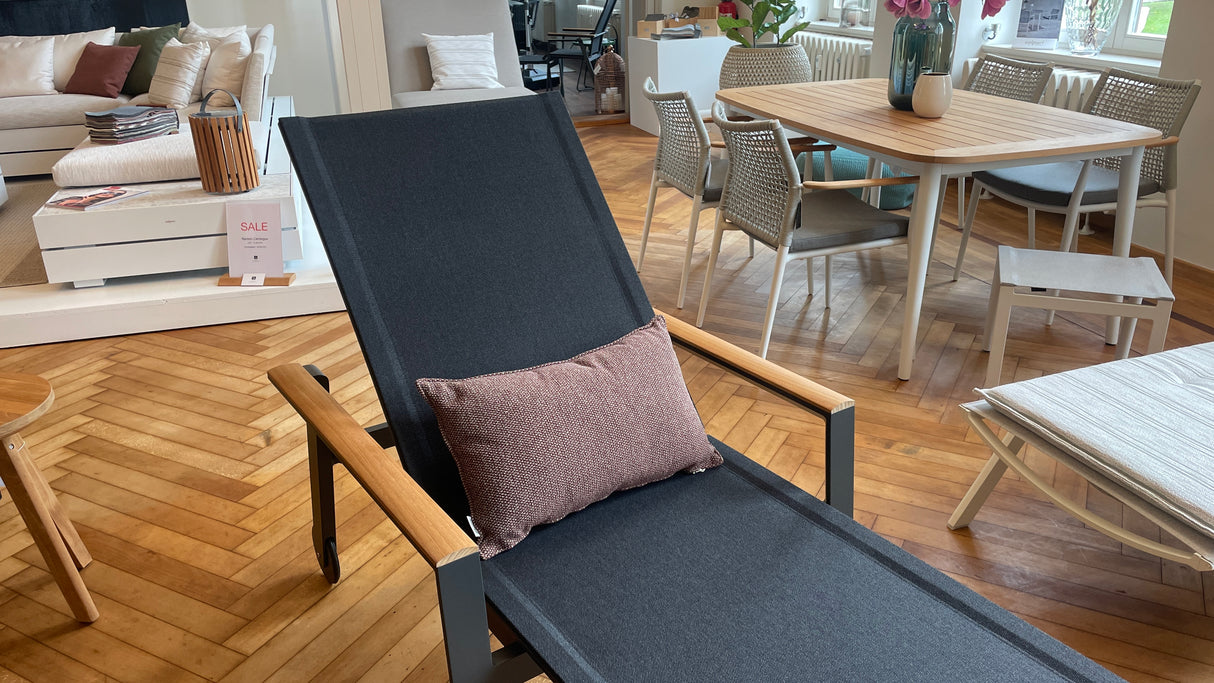 Solpuri Sonnenliege - Spa mit Teak - Armlehne