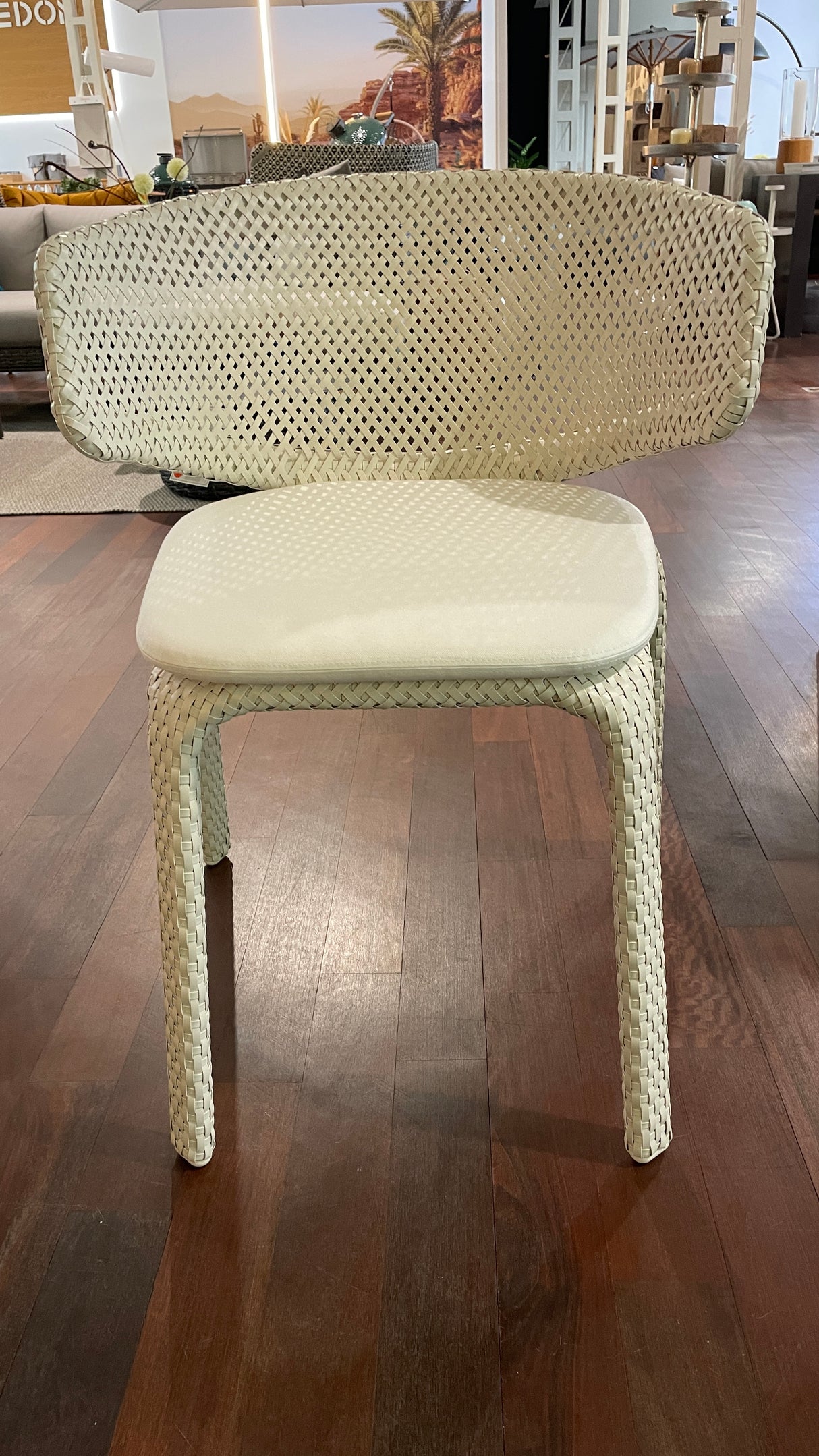 DEDON Tischgruppe - SATELLITE Tisch mit 3 Seashell Stühlen