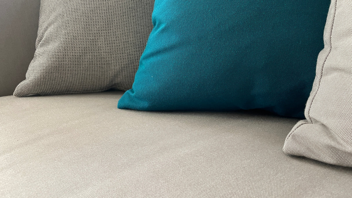 DEDON MU - Lounge mit passenden Kaffeetisch