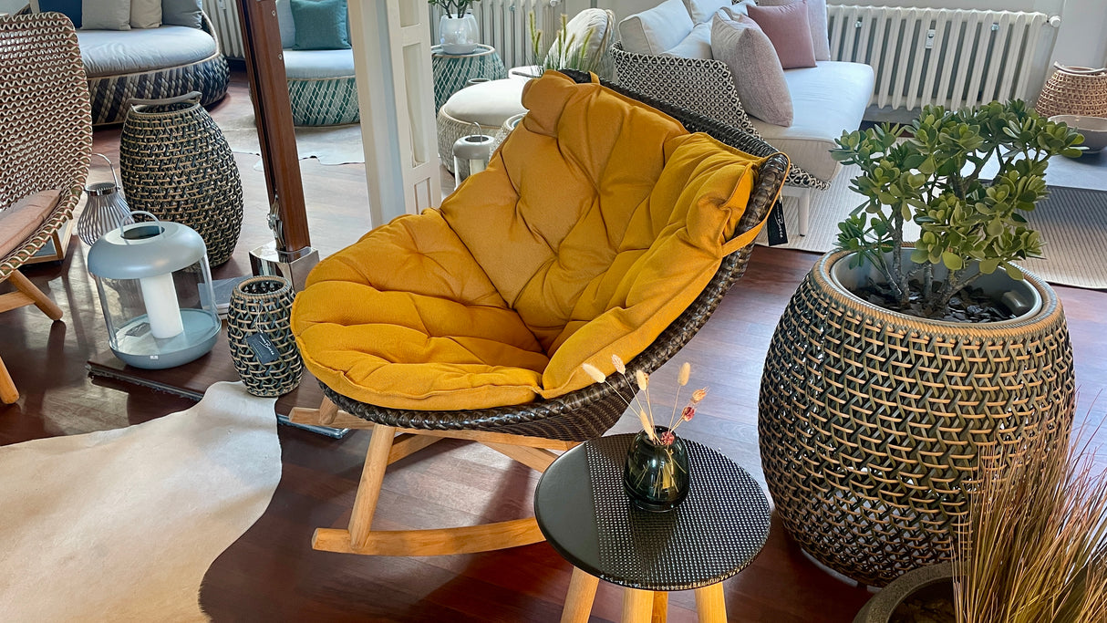 DEDON MBRACE Schaukelstuhl inkl. Gesamtauflage