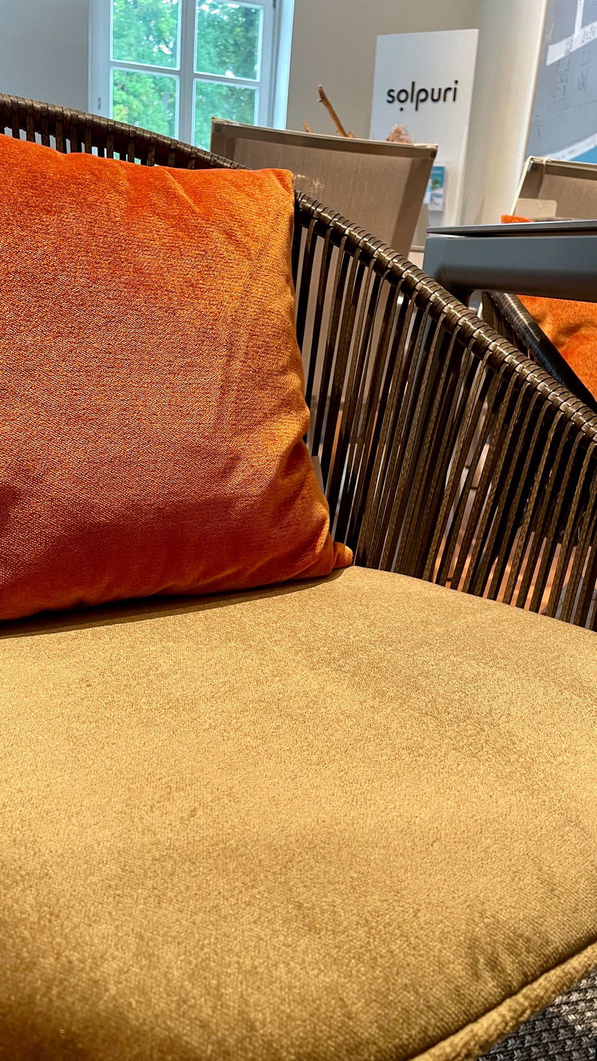 Solpuri Tischgruppe - Soft Dining Tisch mit 6 Fischer Basil Sessel