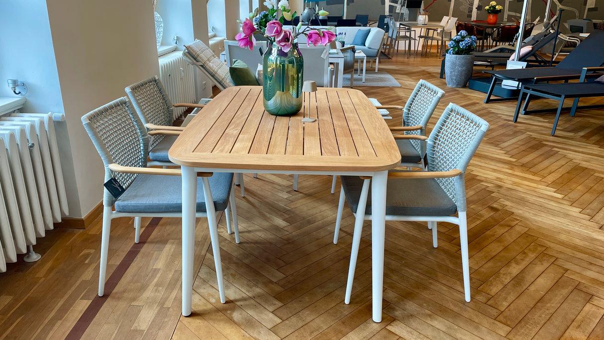 Solpuri Tischgruppe - Charil Dining Tisch mit 4 Vera Stühlen