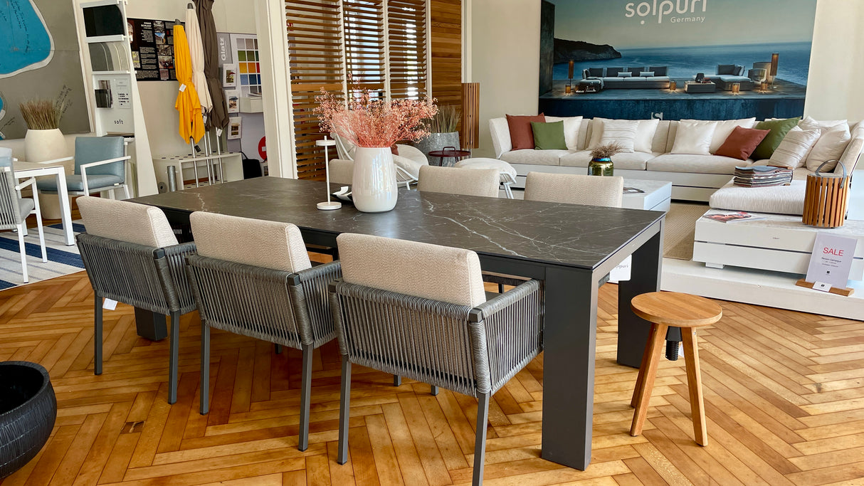 Solpuri Tischgruppe - Elements Dining Tisch mit 6 Club Dining Sessel