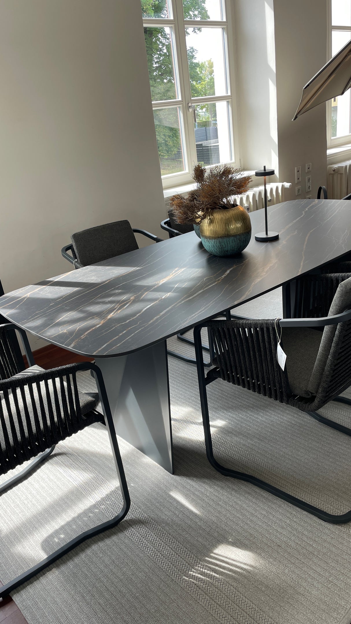 Fischer Tischgruppe - Tierre Unikat Tisch mit 6 Suite Dining Stühlen