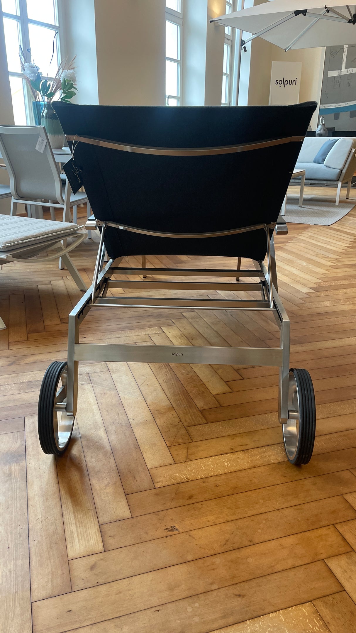 Solpuri Sonnenliege - Studio mit Armlehne