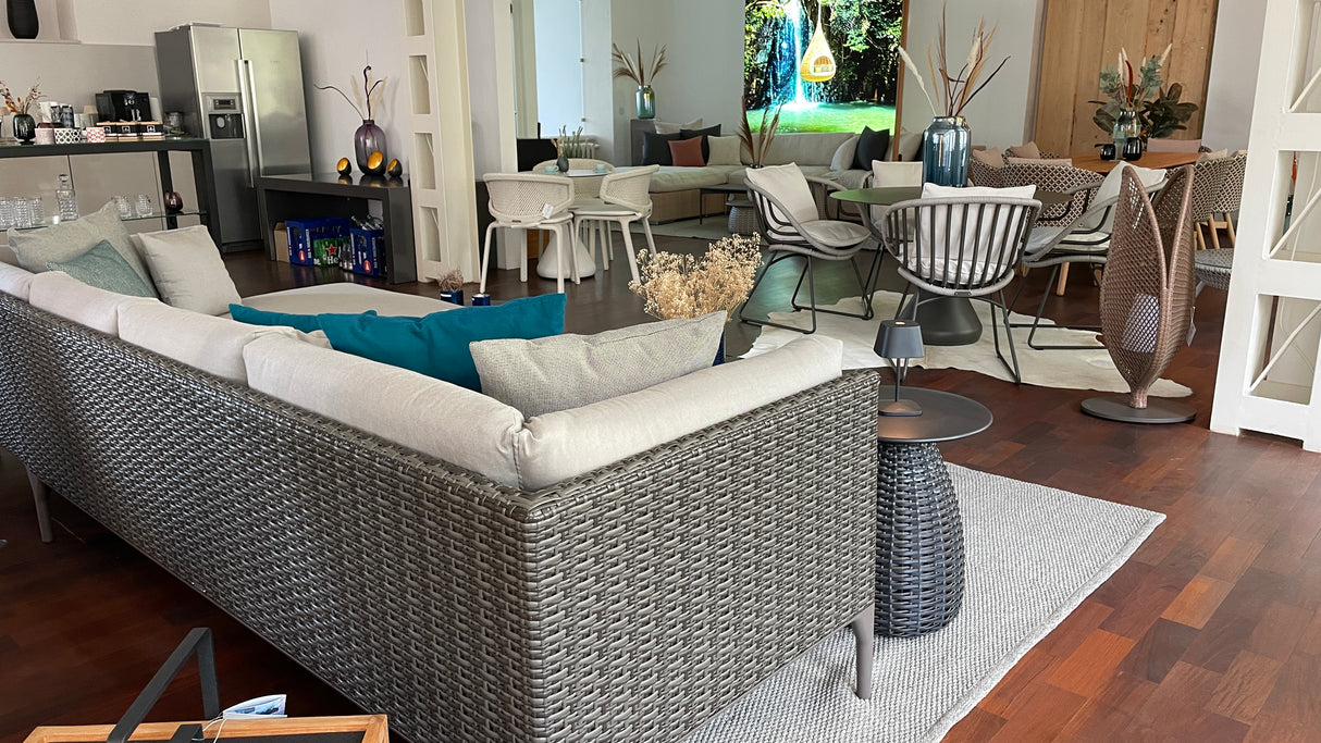 DEDON MU - Lounge mit passenden Kaffeetisch