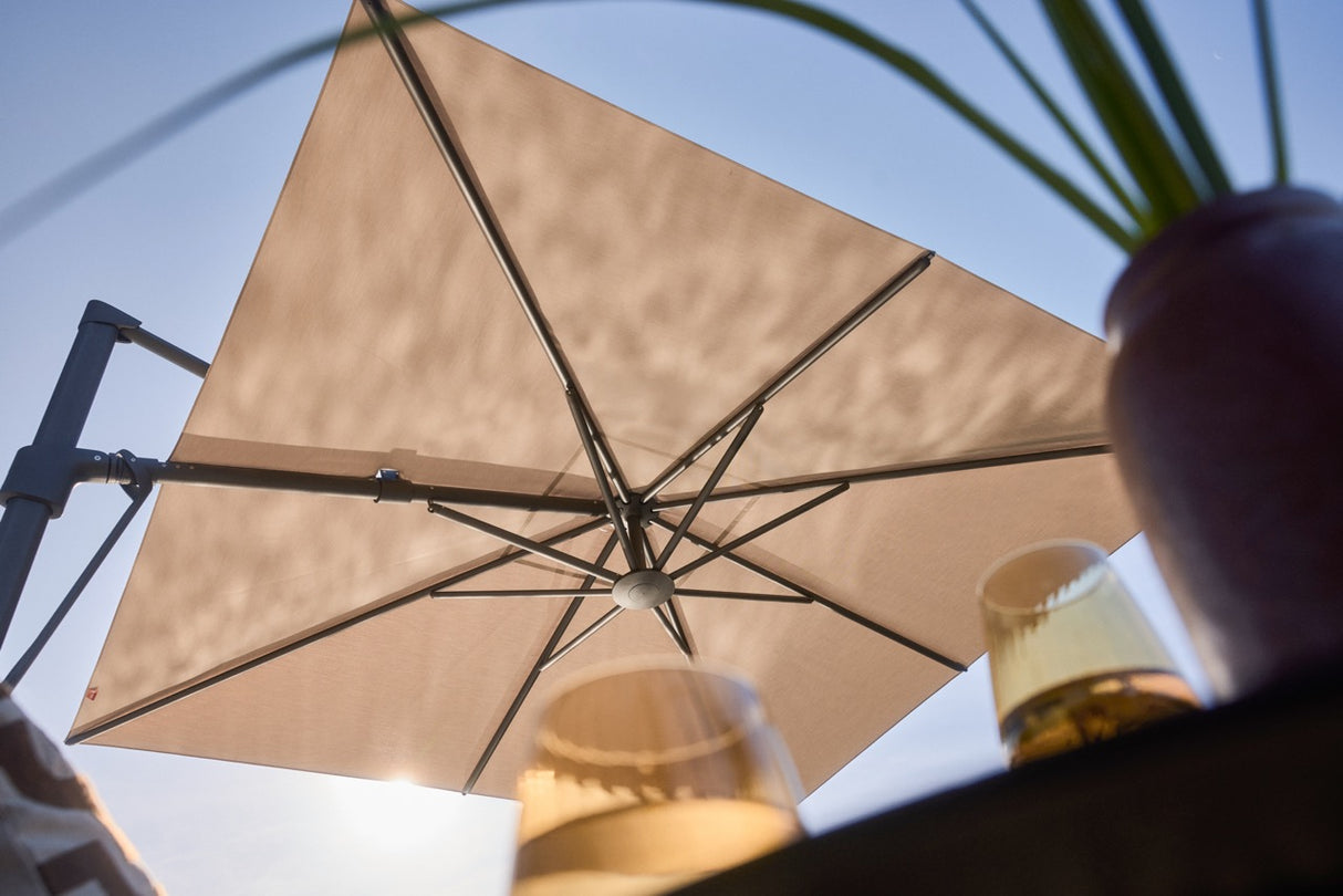 Glatz VITA Sfera Ampelschirm, Gestell Aluminium, seidengrau oder anthrazit pulverbeschichtet, Ø 375 cm