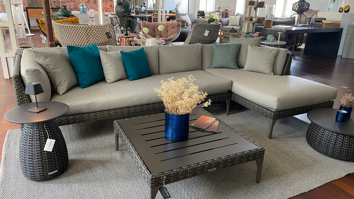 DEDON MU - Lounge mit passenden Kaffeetisch