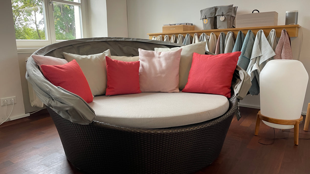 DEDON ORBIT - Daybed mit passenden Kissenset