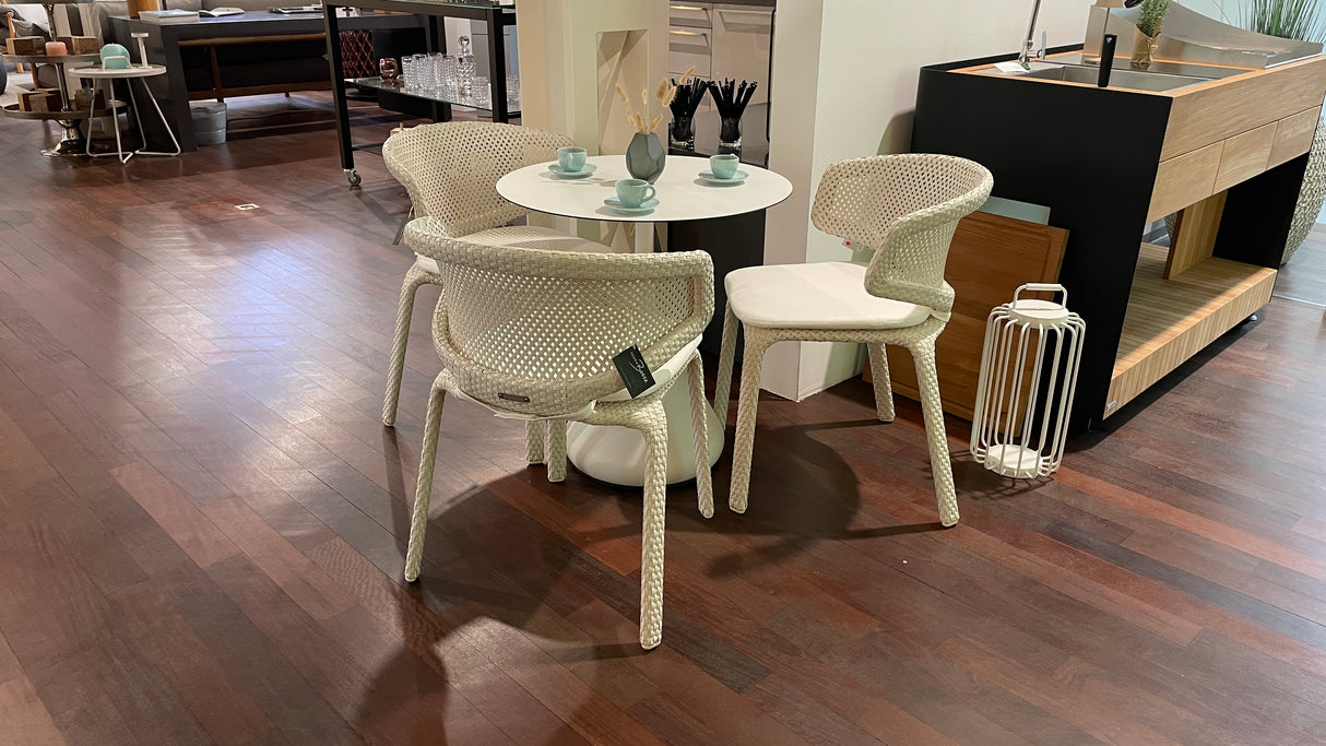 DEDON Tischgruppe - SATELLITE Tisch mit 3 Seashell Stühlen