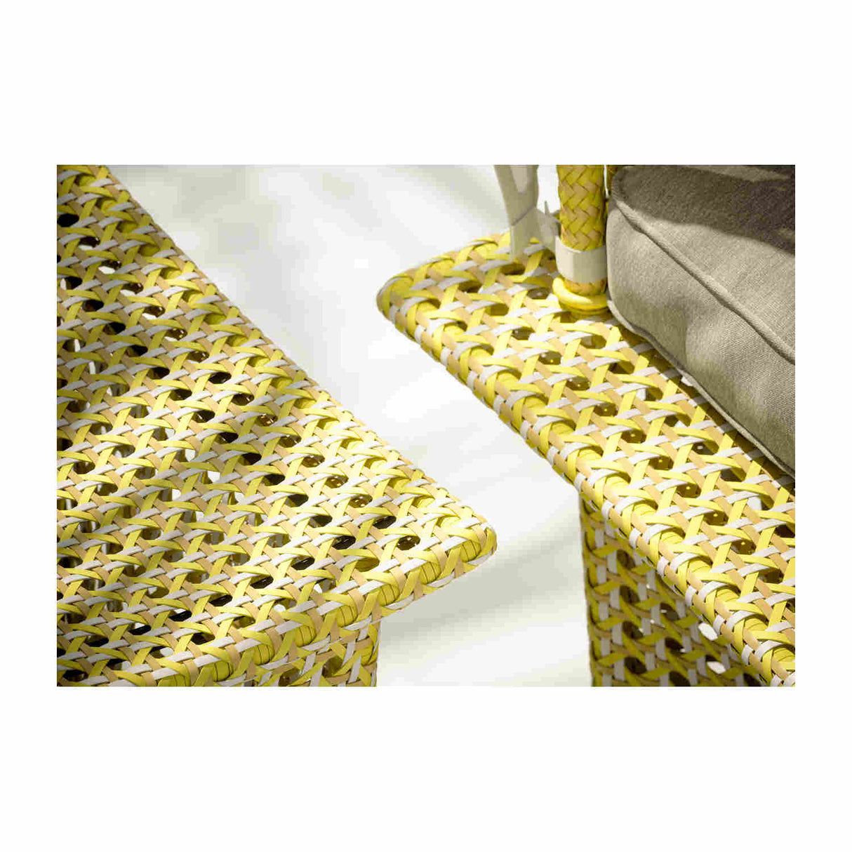 DEDON DAYDREAM Daybed inkl. Dry+ Plush Kissenset