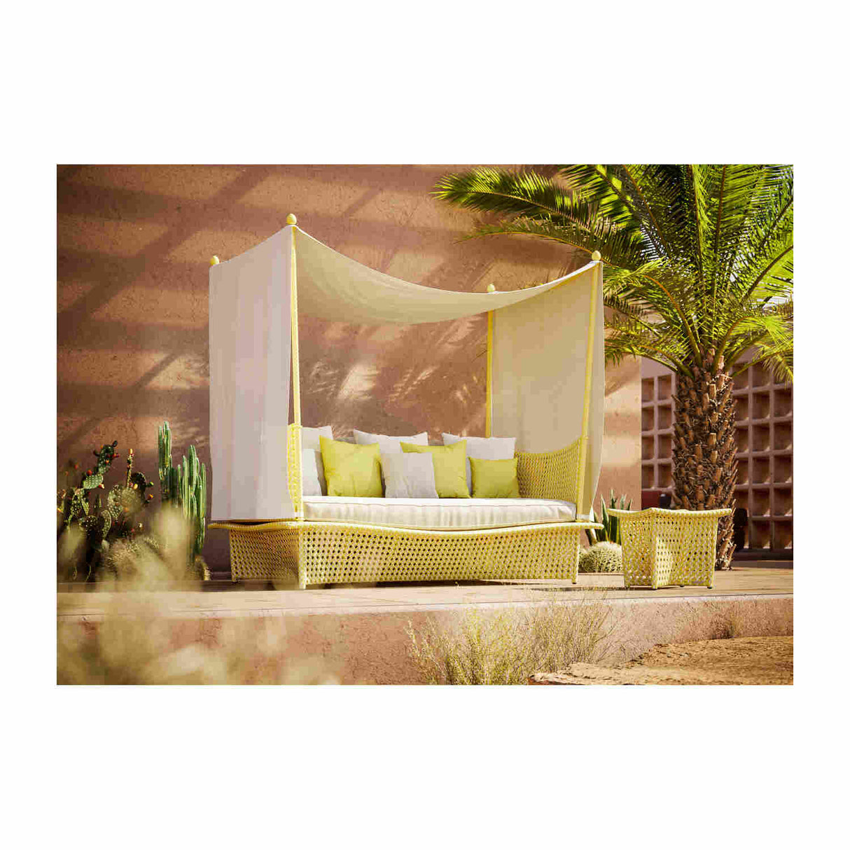 DEDON DAYDREAM Daybed inkl. Dry+ Plush Kissenset