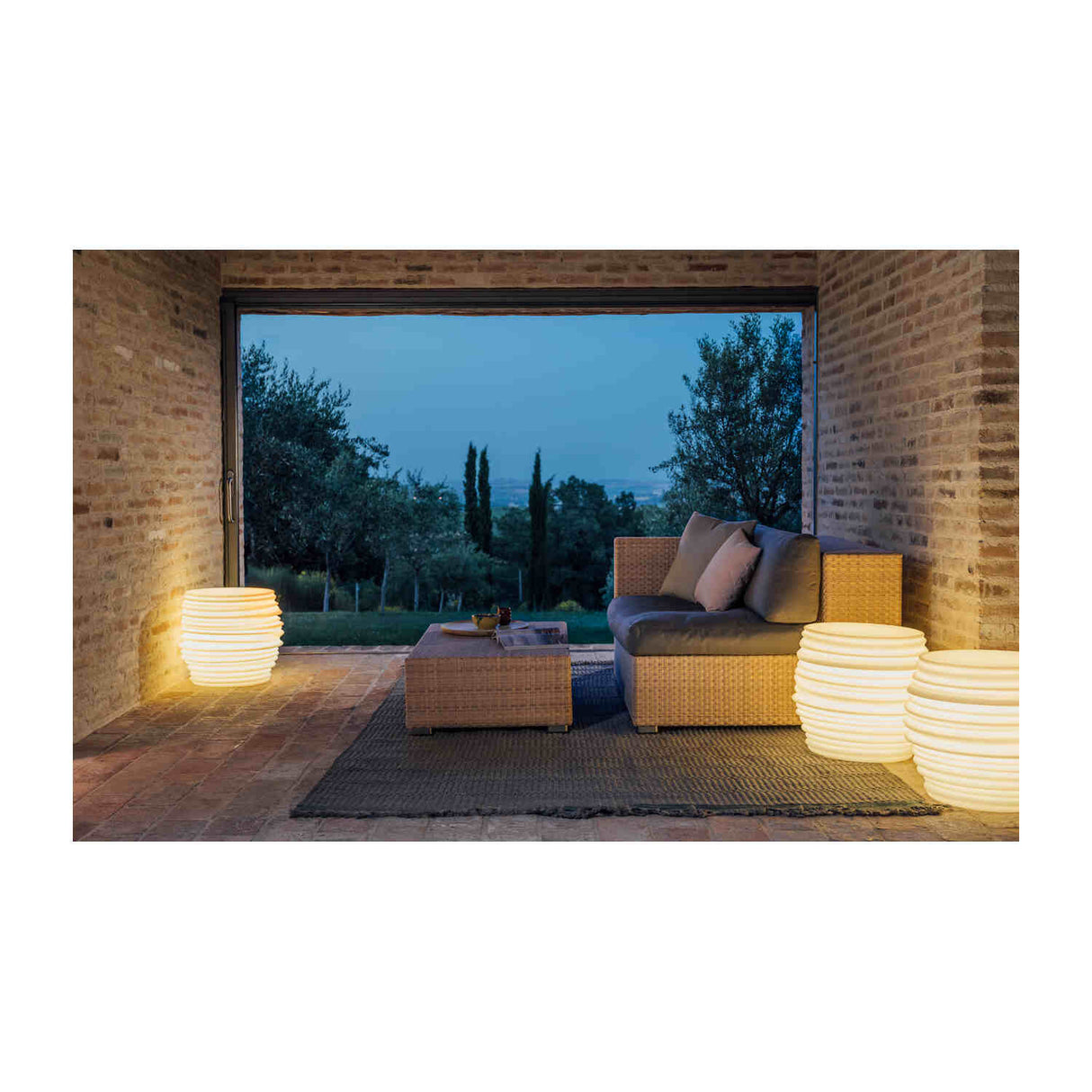 DEDON BABYLON Beistelltisch PE , inkl. Licht