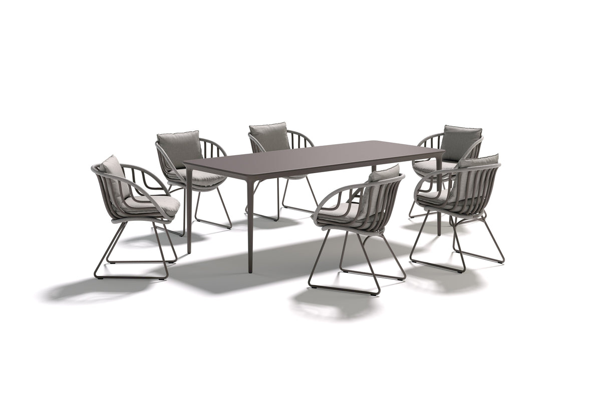 DEDON KIDA Armlehnenstuhl inkl. Dry+ Sitzkissen & Rückenkissen