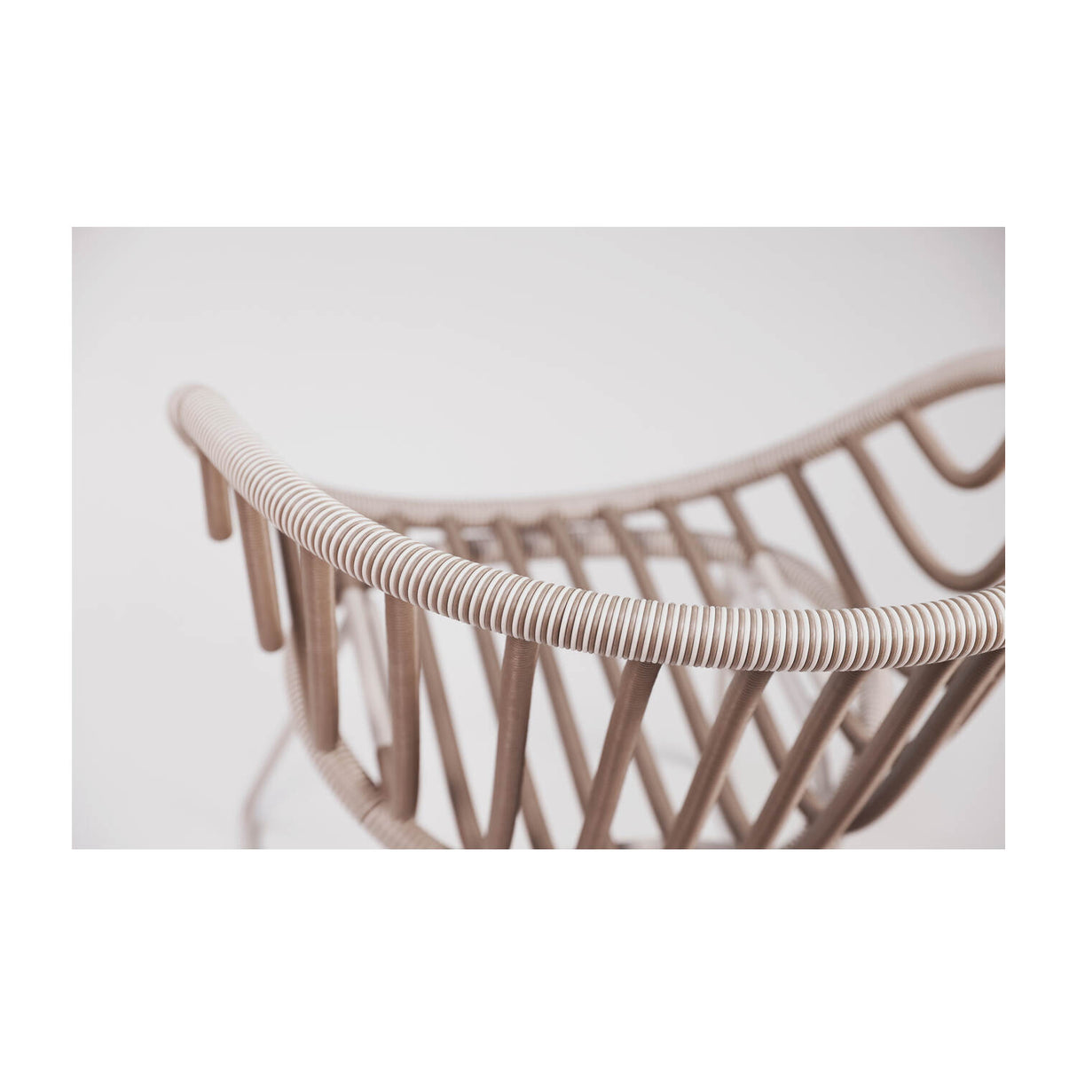 DEDON KIDA Armlehnenstuhl inkl. Dry+ Sitzkissen & Rückenkissen