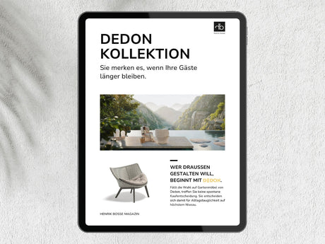 Titelbild für den Blog von henrik bosse. Zu sehen ist ein Tablet-Mockup mit einem Titelbild vor dem hellgrauen Hintergrund mit dem Schatten eines Palmenblatts. Auf dem Mockup sind Bilder von exklusiven Außenmöbeln der Marke DEDON