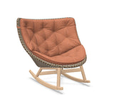 DEDON MBRACE Schaukelstuhl Teak Gestell - Geflecht Chestnut