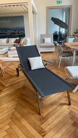 Solpuri Sonnenliege - Studio mit Armlehne